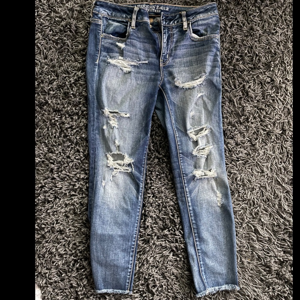 American Eagle crop distressed jeggings